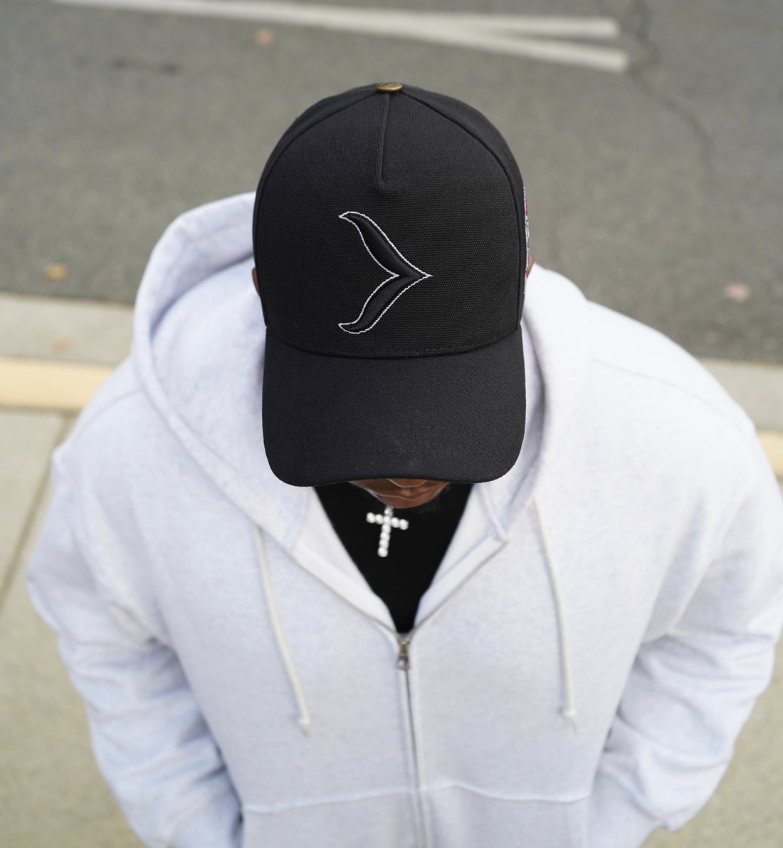 CARBON BLACK SNAPBACK HAT